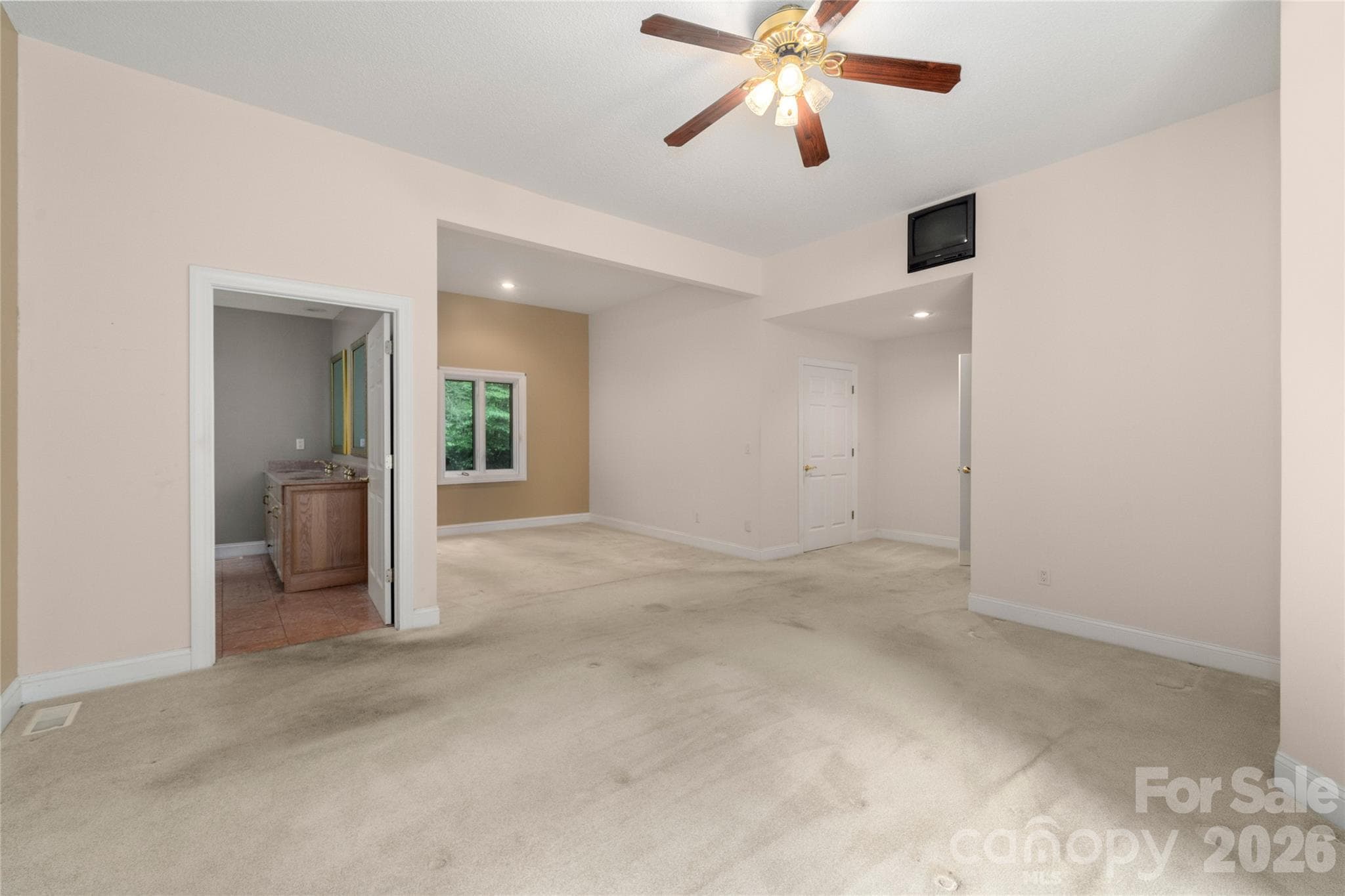 Primary bedroom with sitting room - 136 Rumbling Bald Road, Lake Lure