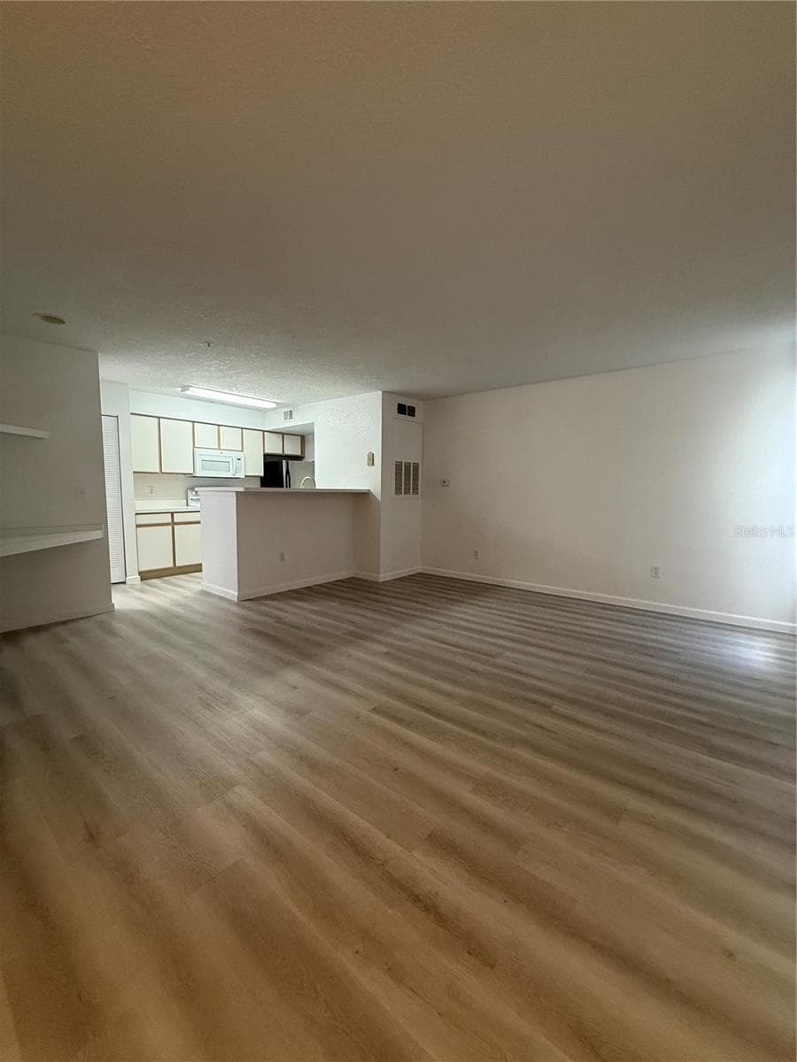 Condominium at 2208 ANTIGUA PL #914, KISSIMMEE, photo 7 of 35