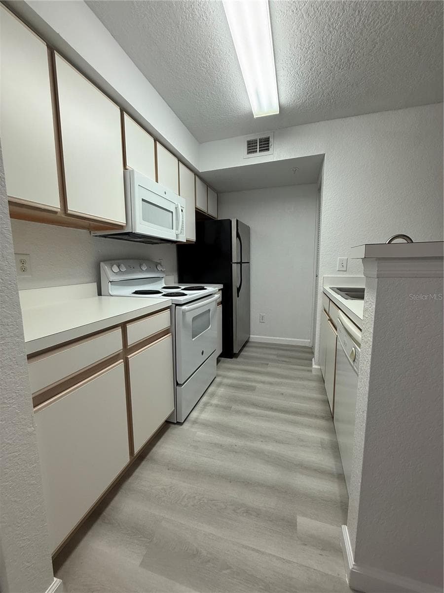 Condominium at 2208 ANTIGUA PL #914, KISSIMMEE, photo 16 of 35