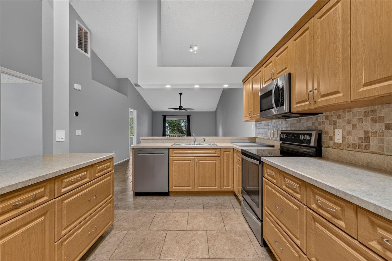 Villa at 39650 US HIGHWAY 19 N #651, TARPON SPRINGS, photo 18 of 55