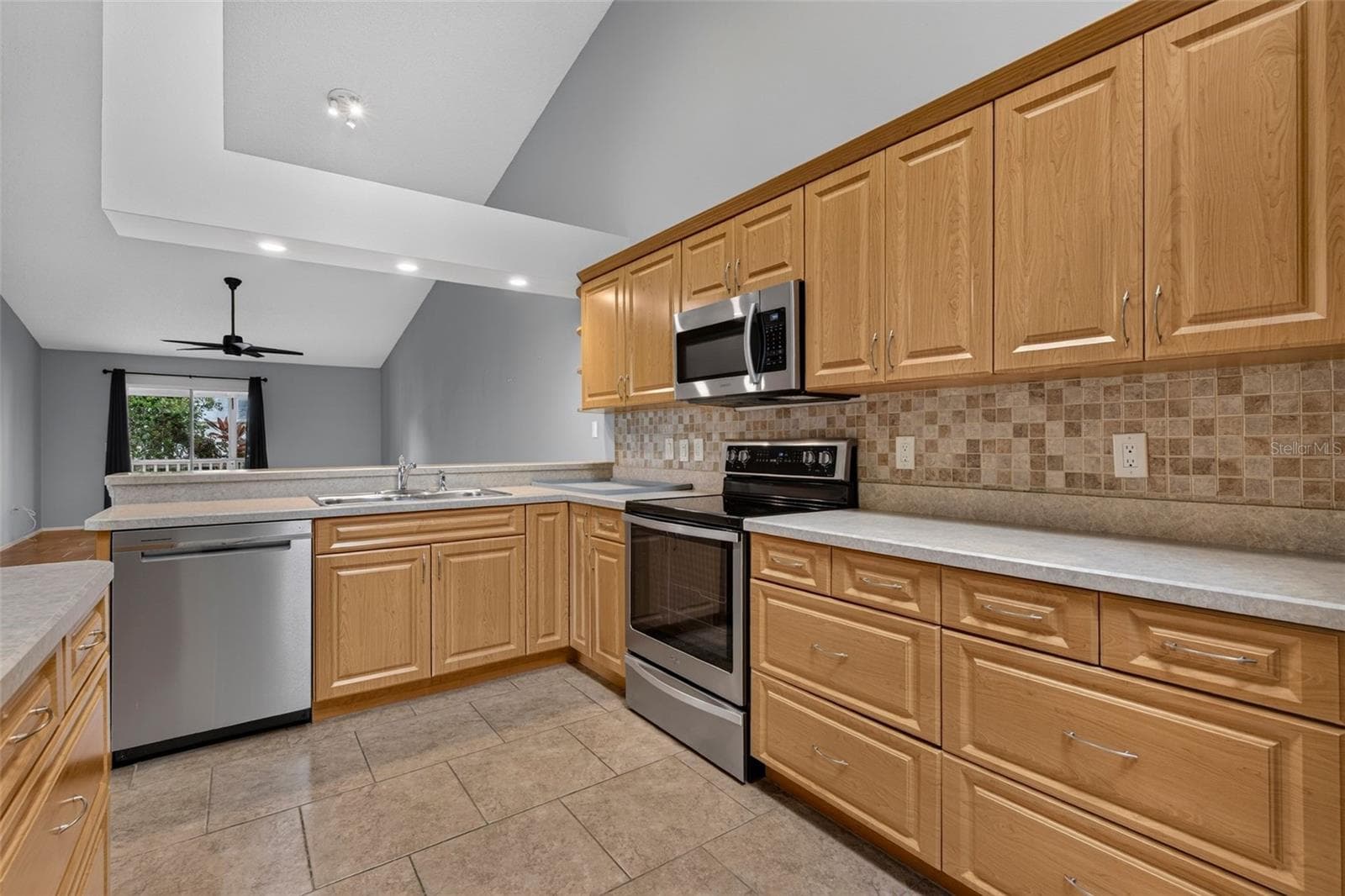 Villa at 39650 US HIGHWAY 19 N #651, TARPON SPRINGS, photo 19 of 55