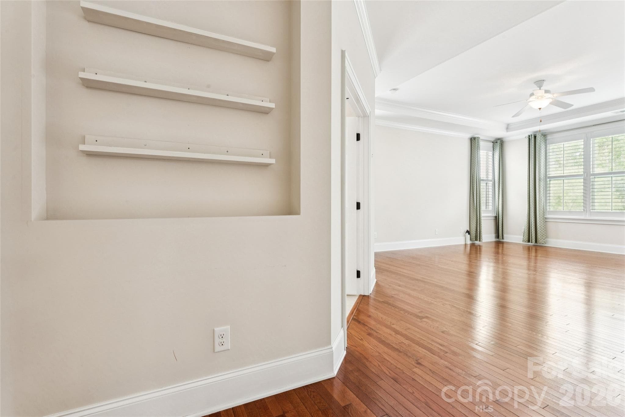 Single Family Residence at 16826 Coves Edge Lane, Charlotte, photo 21 of 40