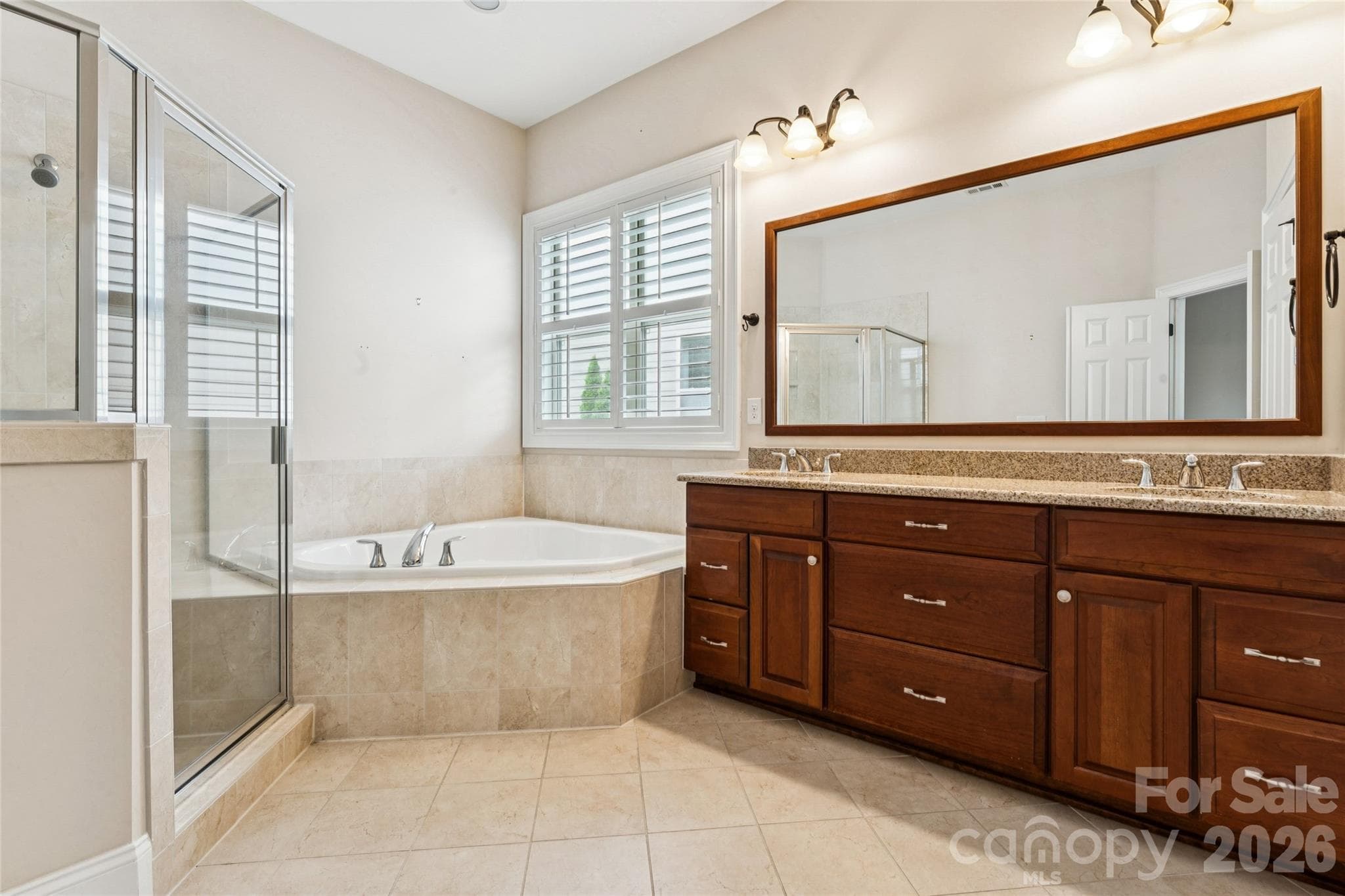 Single Family Residence at 16826 Coves Edge Lane, Charlotte, photo 22 of 40