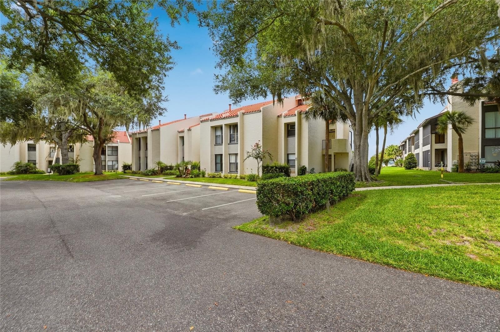 Condominium at 503 SWEET BAY CIR, WINTER HAVEN, photo 2 of 58