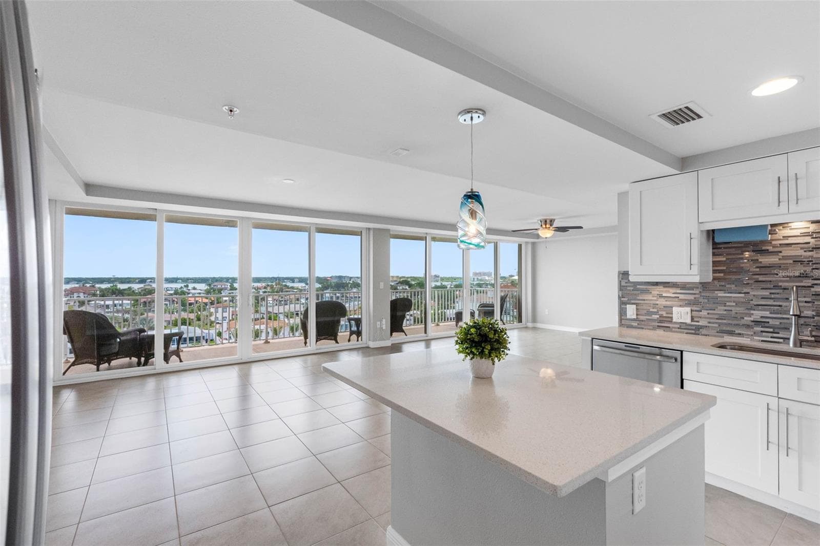 Open Concept - 223 ISLAND WAY #7F, CLEARWATER BEACH