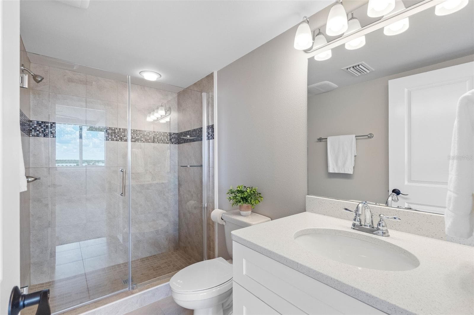 2nd Bathroom Ensuite - 223 ISLAND WAY #7F, CLEARWATER BEACH