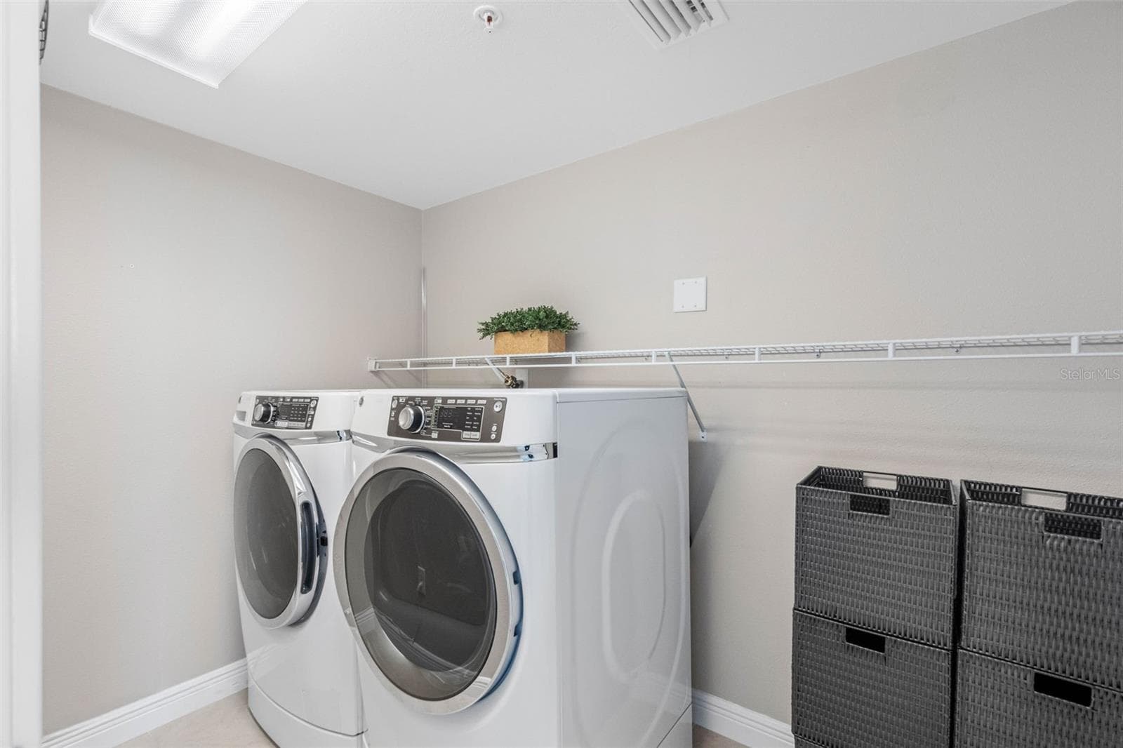 Laundry Room with Washer & dryer - 223 ISLAND WAY #7F, CLEARWATER BEACH