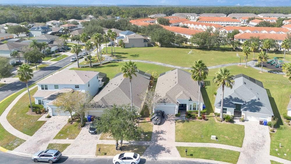 Single Family Residence at 4806 CUMBRIAN LAKES DR, KISSIMMEE, photo 33 of 37