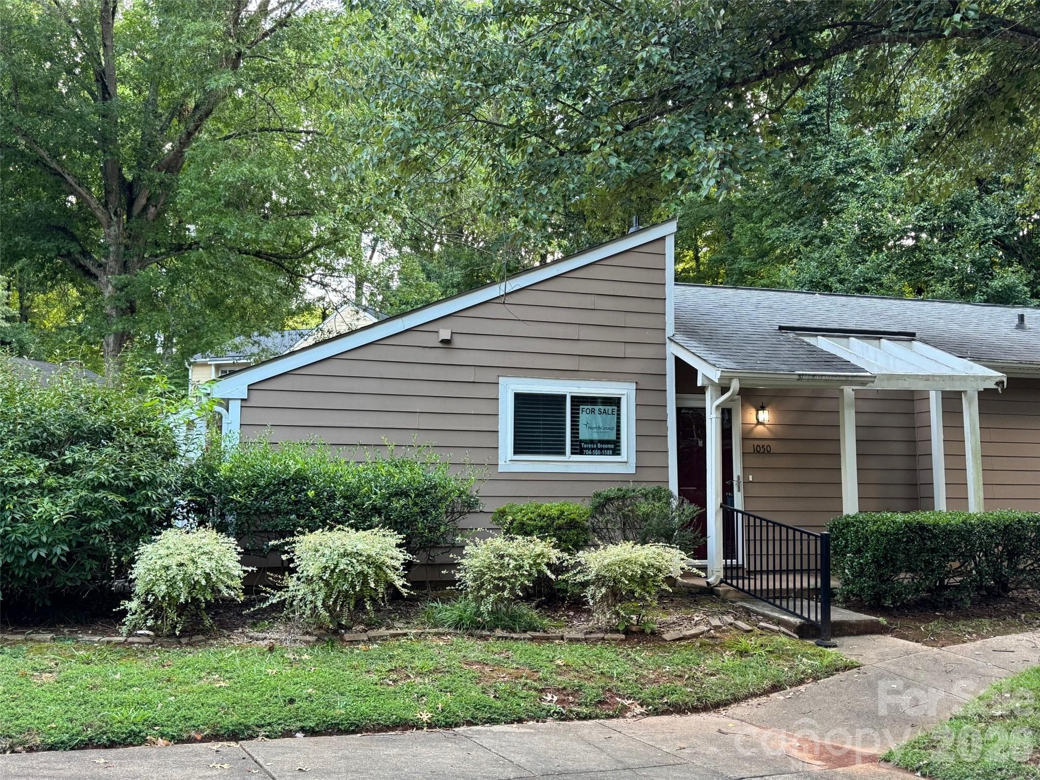 1050 Sardis Cove Drive