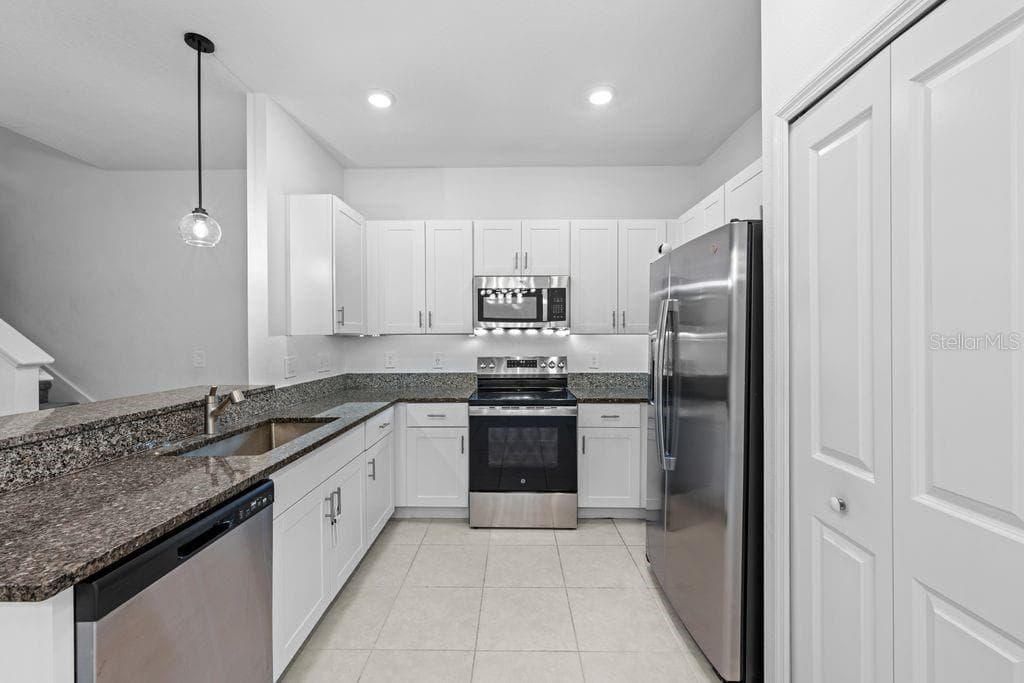 Townhouse at 9177 BONITA MAR DR, PARRISH, photo 3 of 28