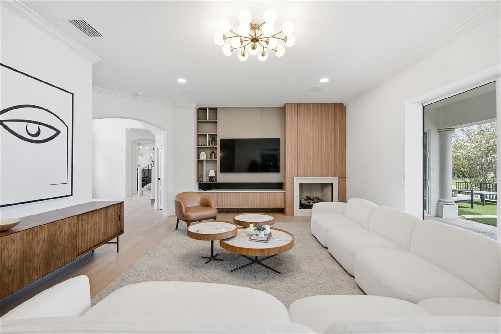 Custom built ins and fireplace - 11007 BIG BASS PL, BRADENTON