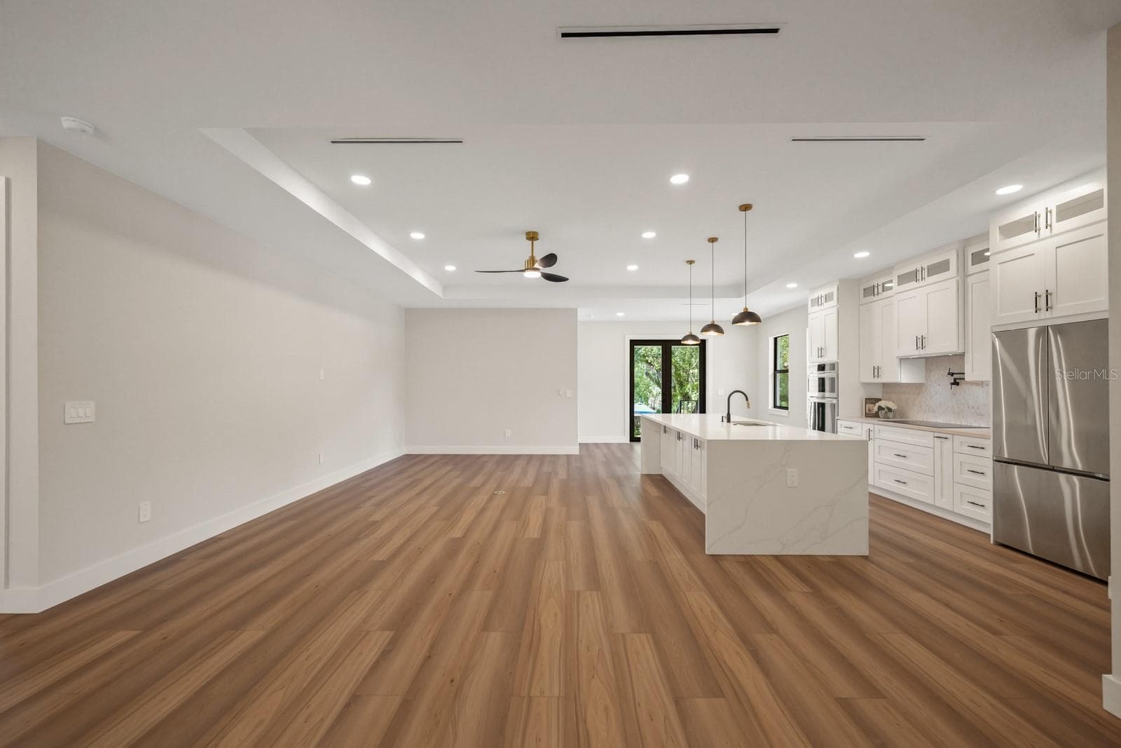 Single Family Residence at 64 HIGHLAND ST, BROOKSVILLE, photo 6 of 28