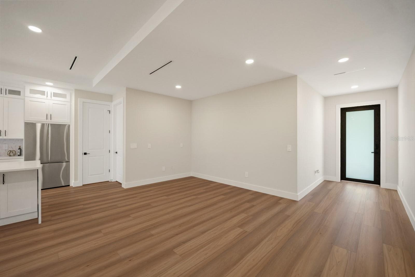 Single Family Residence at 64 HIGHLAND ST, BROOKSVILLE, photo 7 of 28