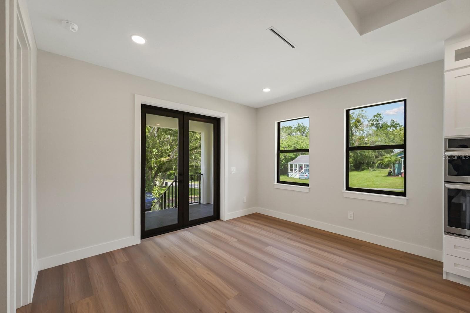 Single Family Residence at 64 HIGHLAND ST, BROOKSVILLE, photo 8 of 28