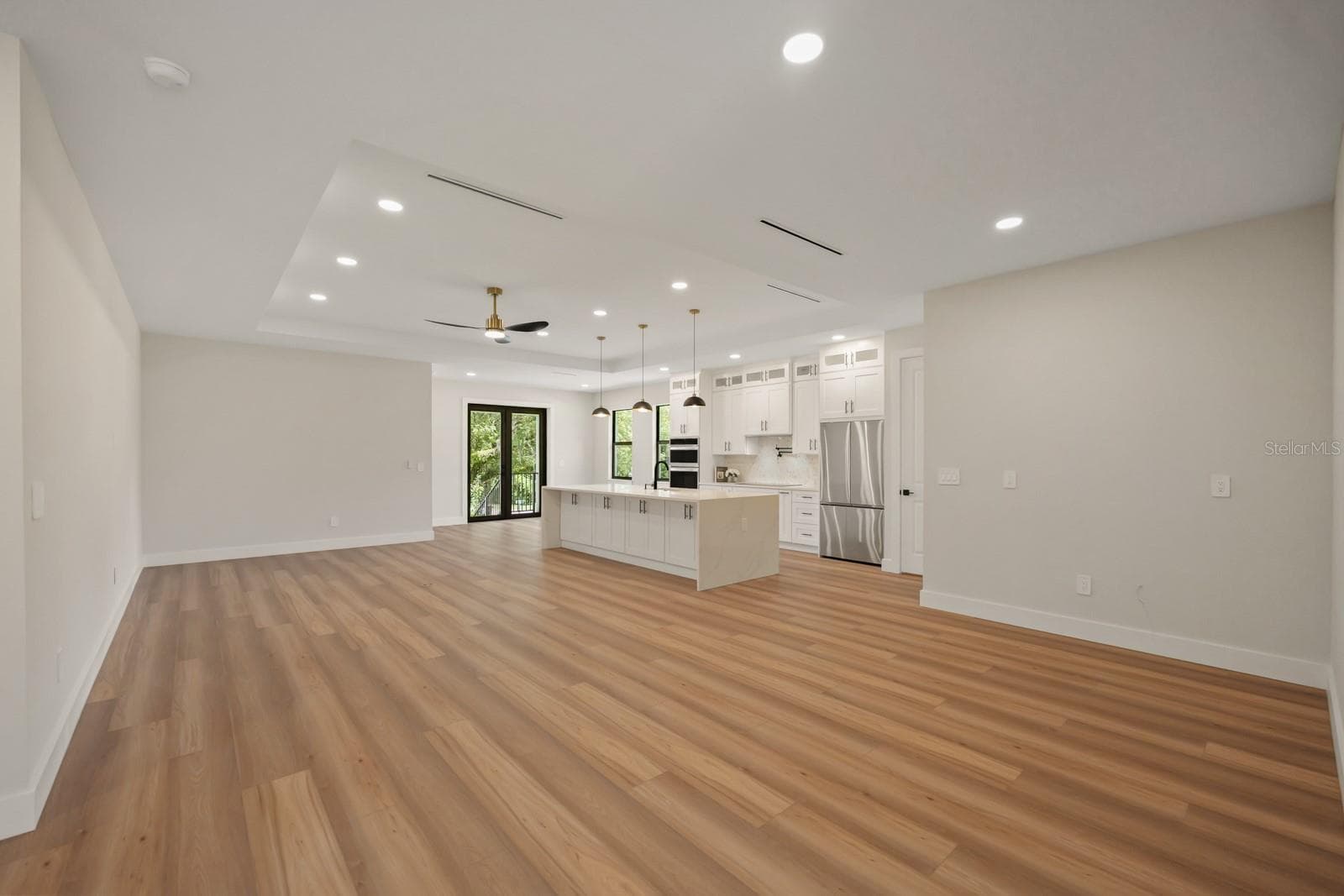 Single Family Residence at 64 HIGHLAND ST, BROOKSVILLE, photo 9 of 28
