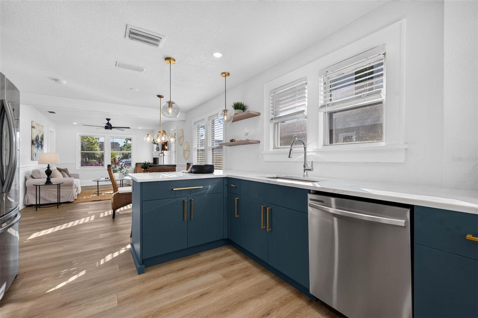 Single Family Residence at 4624 IRIS ST N, ST PETERSBURG, photo 16 of 37