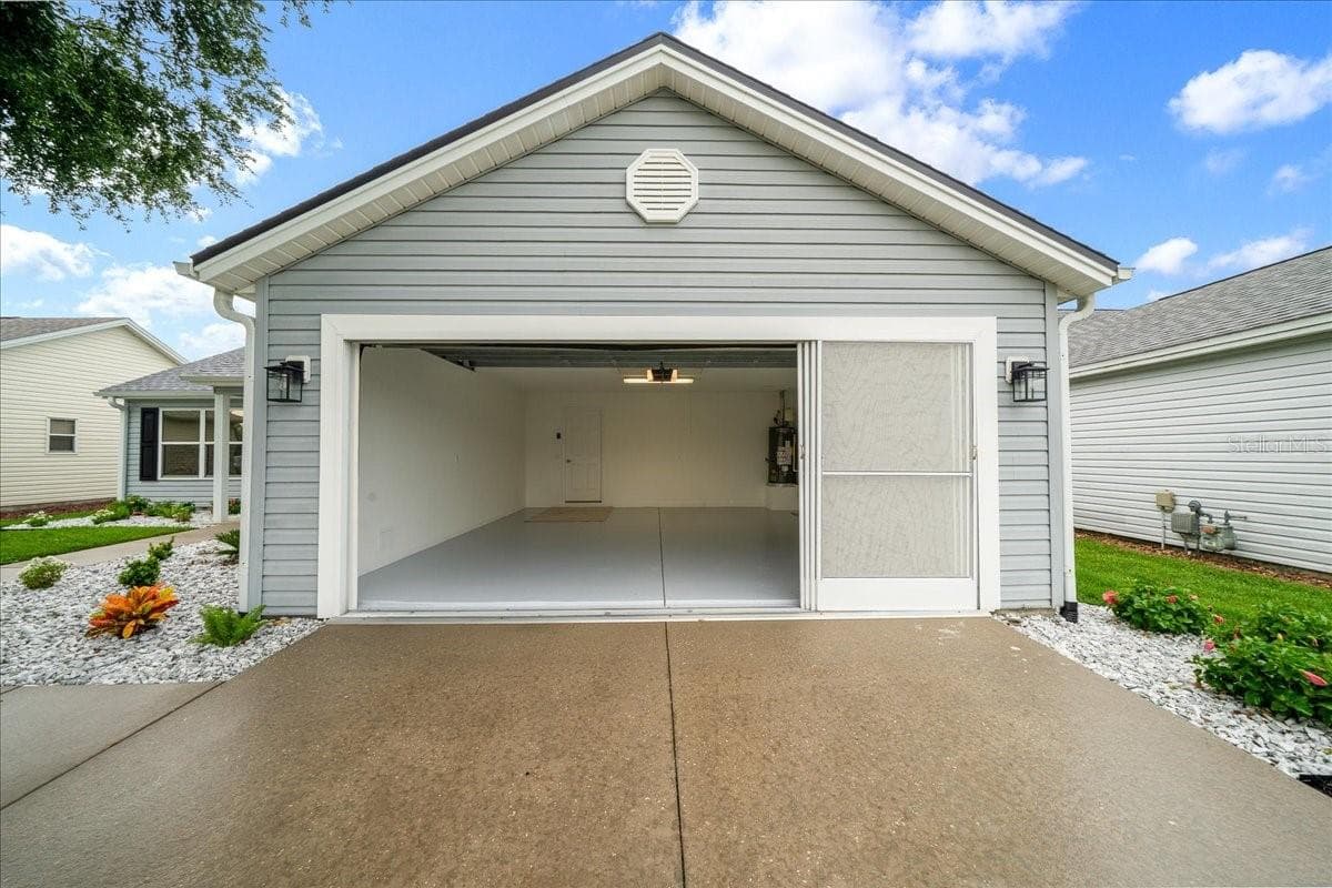 Single Family Residence at 3048 GLENWOOD PL, THE VILLAGES, photo 11 of 87
