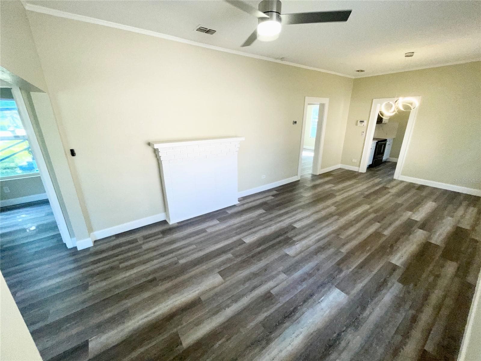 Single Family Residence at 1121 10TH AVE S, ST PETERSBURG, photo 3 of 15