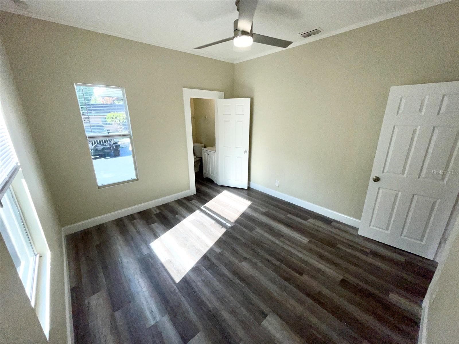 Single Family Residence at 1121 10TH AVE S, ST PETERSBURG, photo 5 of 15