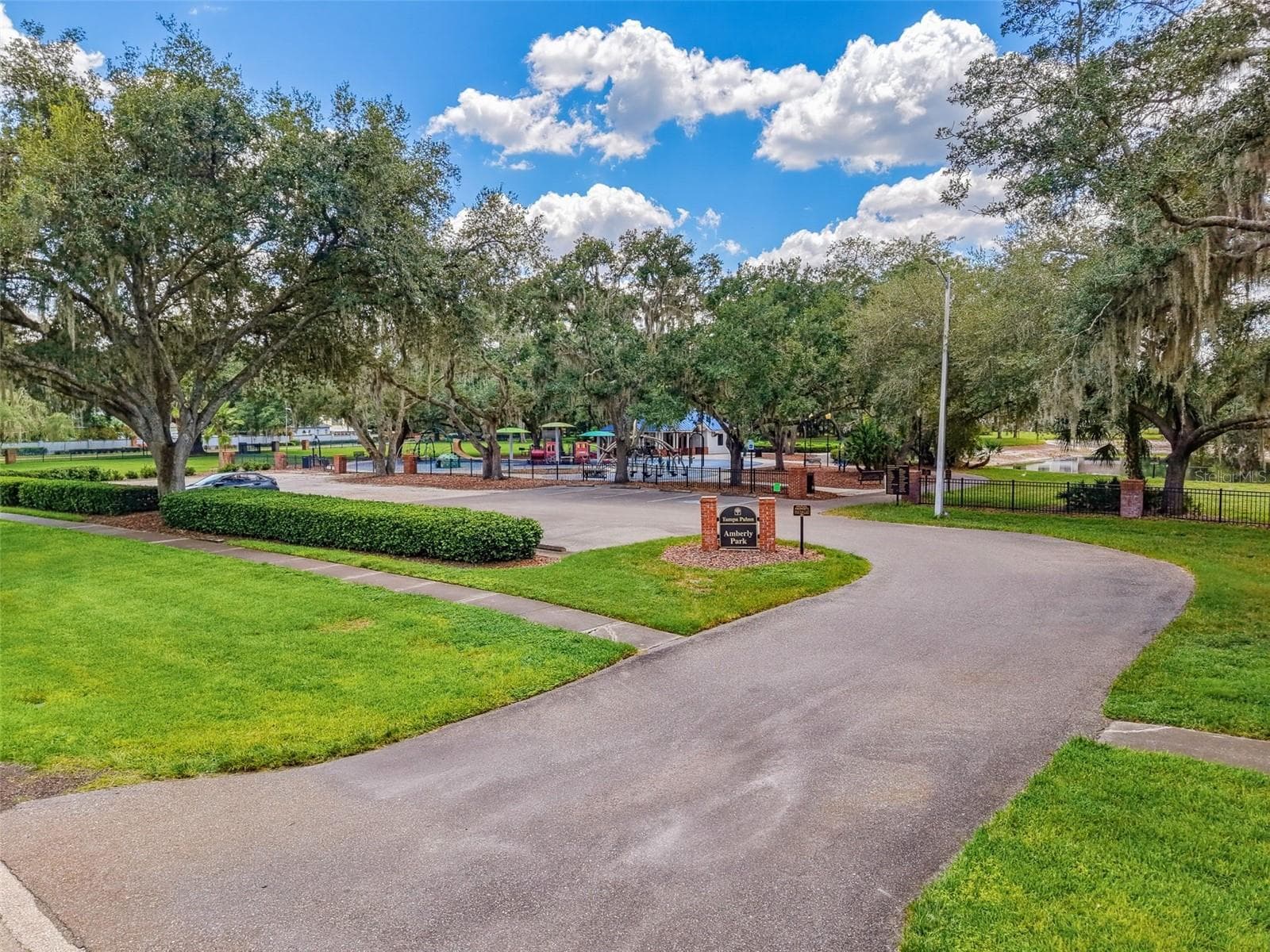 Amberley Park conveniently located right outside the gate of Faircrest. - 5100 BURCHETTE RD #905, TAMPA