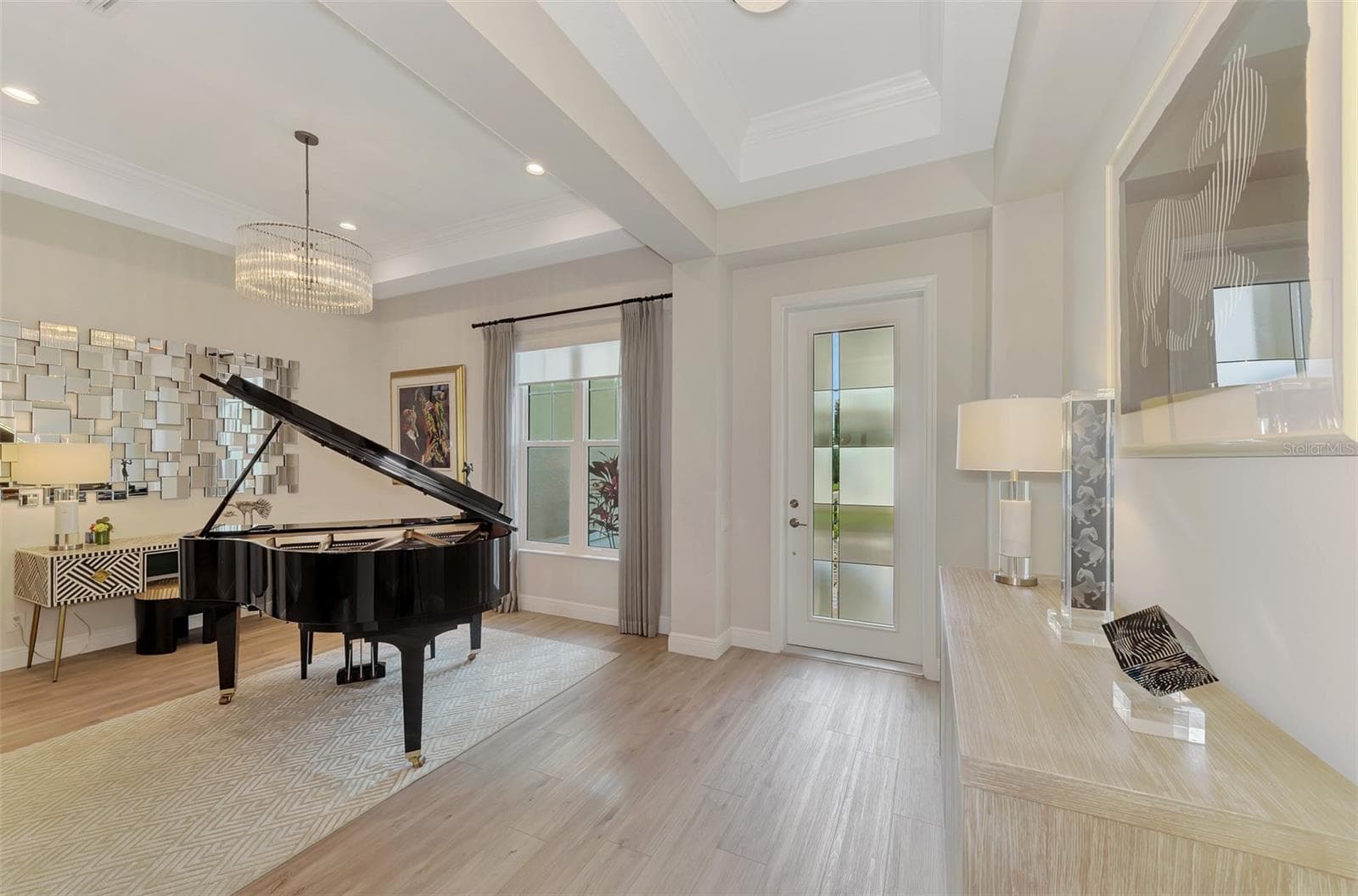 Single Family Residence at 18045 HOME RUN DR, VENICE, photo 7 of 100