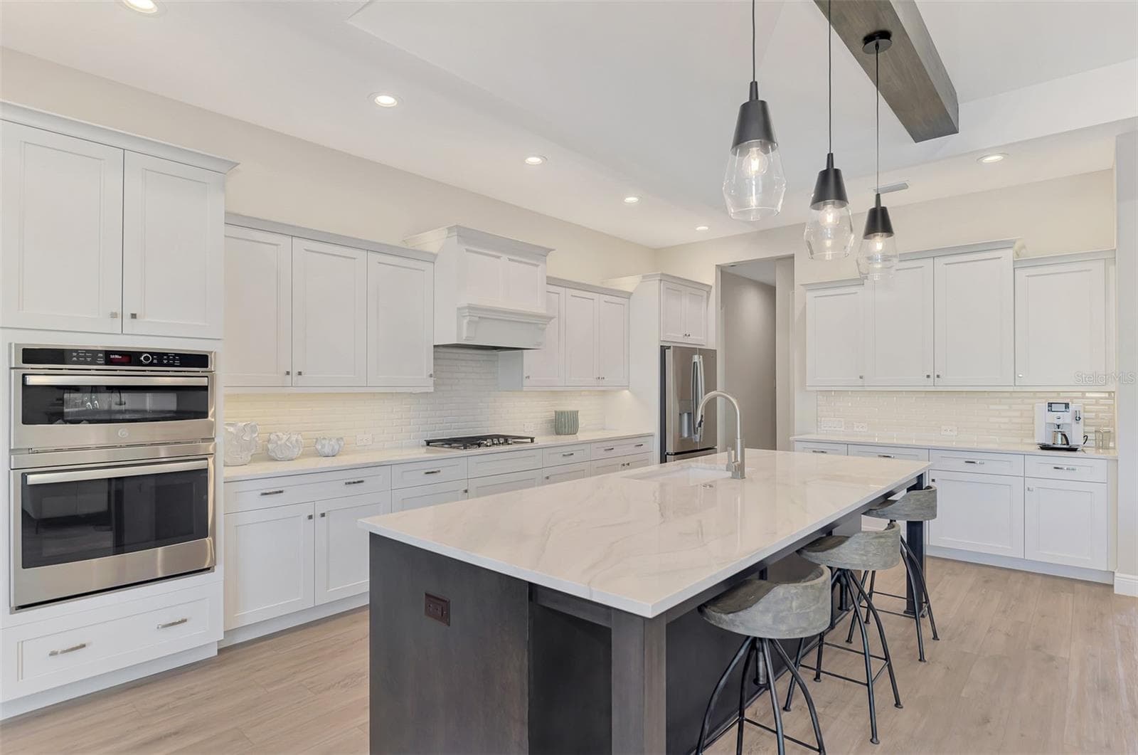 Single Family Residence at 18045 HOME RUN DR, VENICE, photo 15 of 100