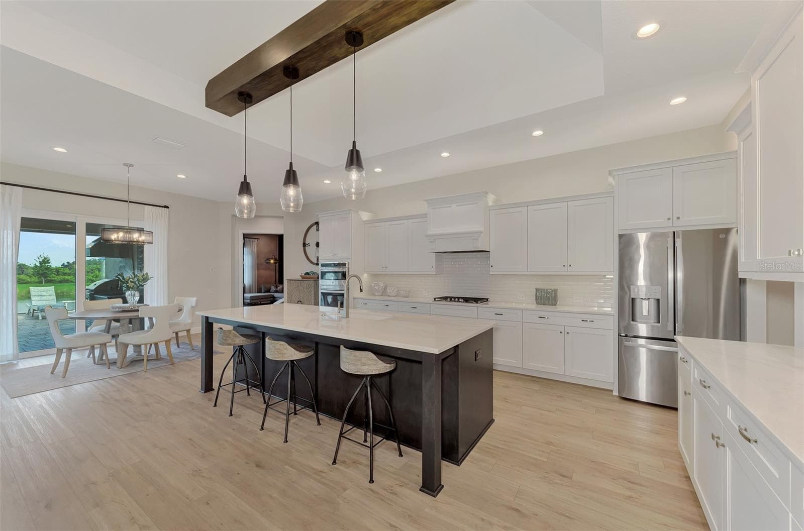 Single Family Residence at 18045 HOME RUN DR, VENICE, photo 18 of 100