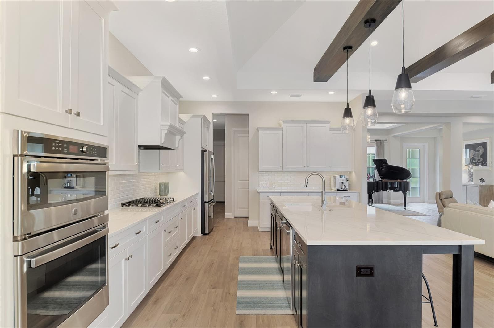Single Family Residence at 18045 HOME RUN DR, VENICE, photo 20 of 100