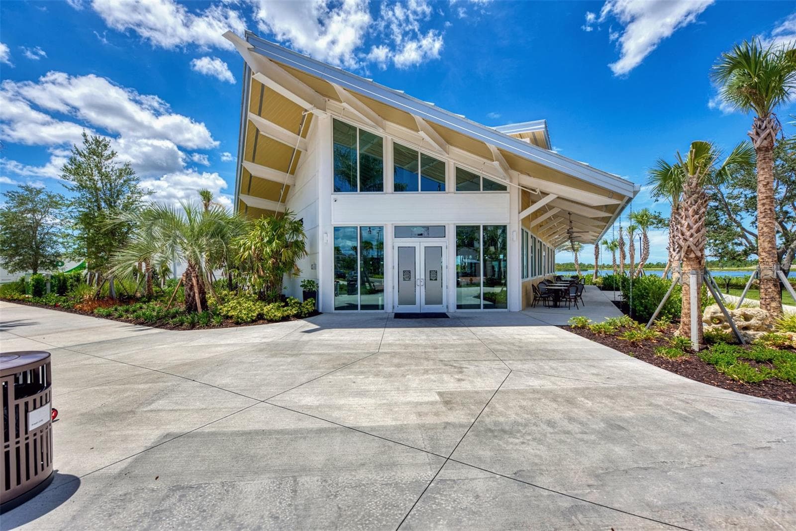 Single Family Residence at 18045 HOME RUN DR, VENICE, photo 88 of 100