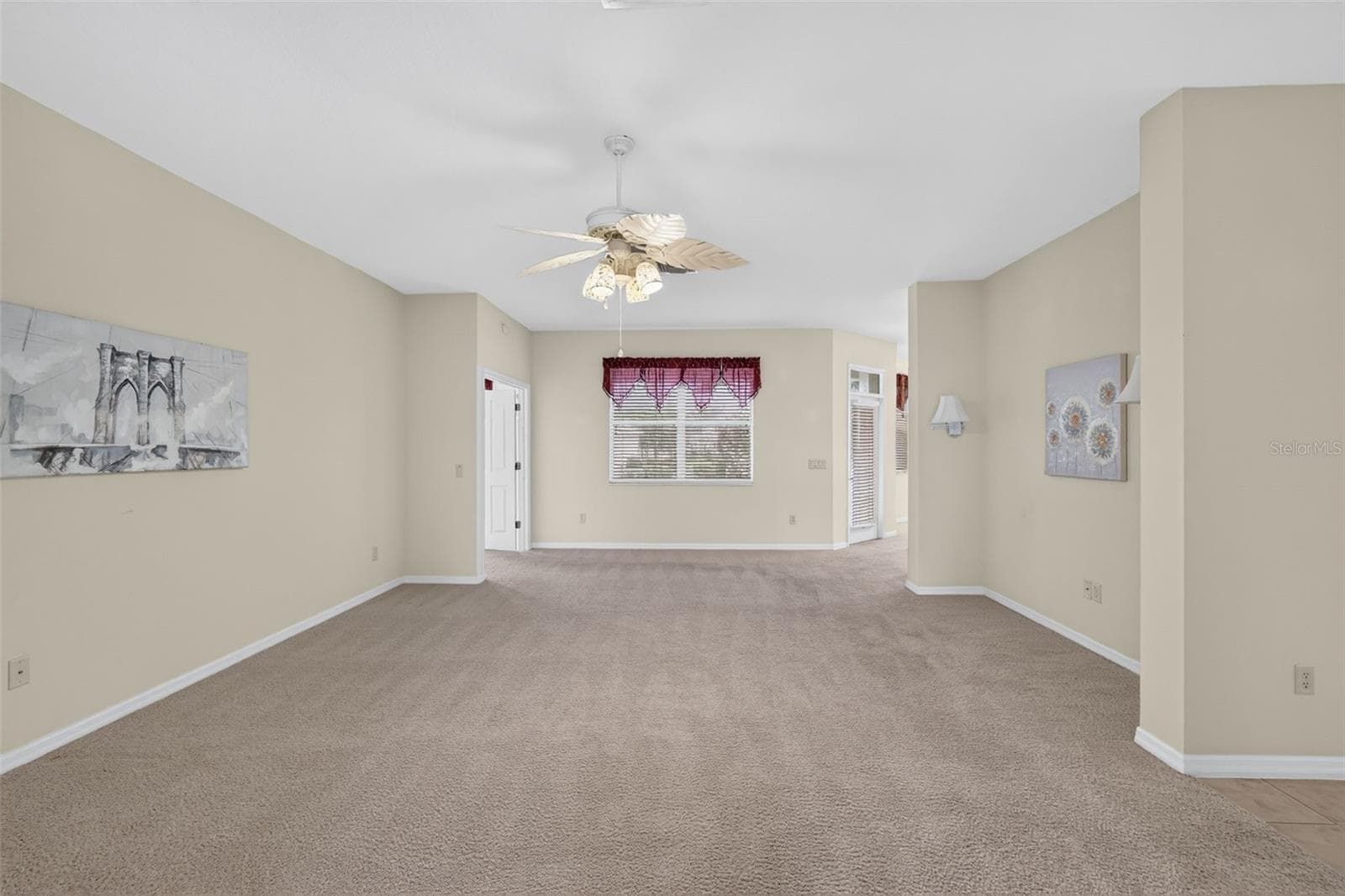 Bright and spacious living room - 2693 IRIS WAY, THE VILLAGES