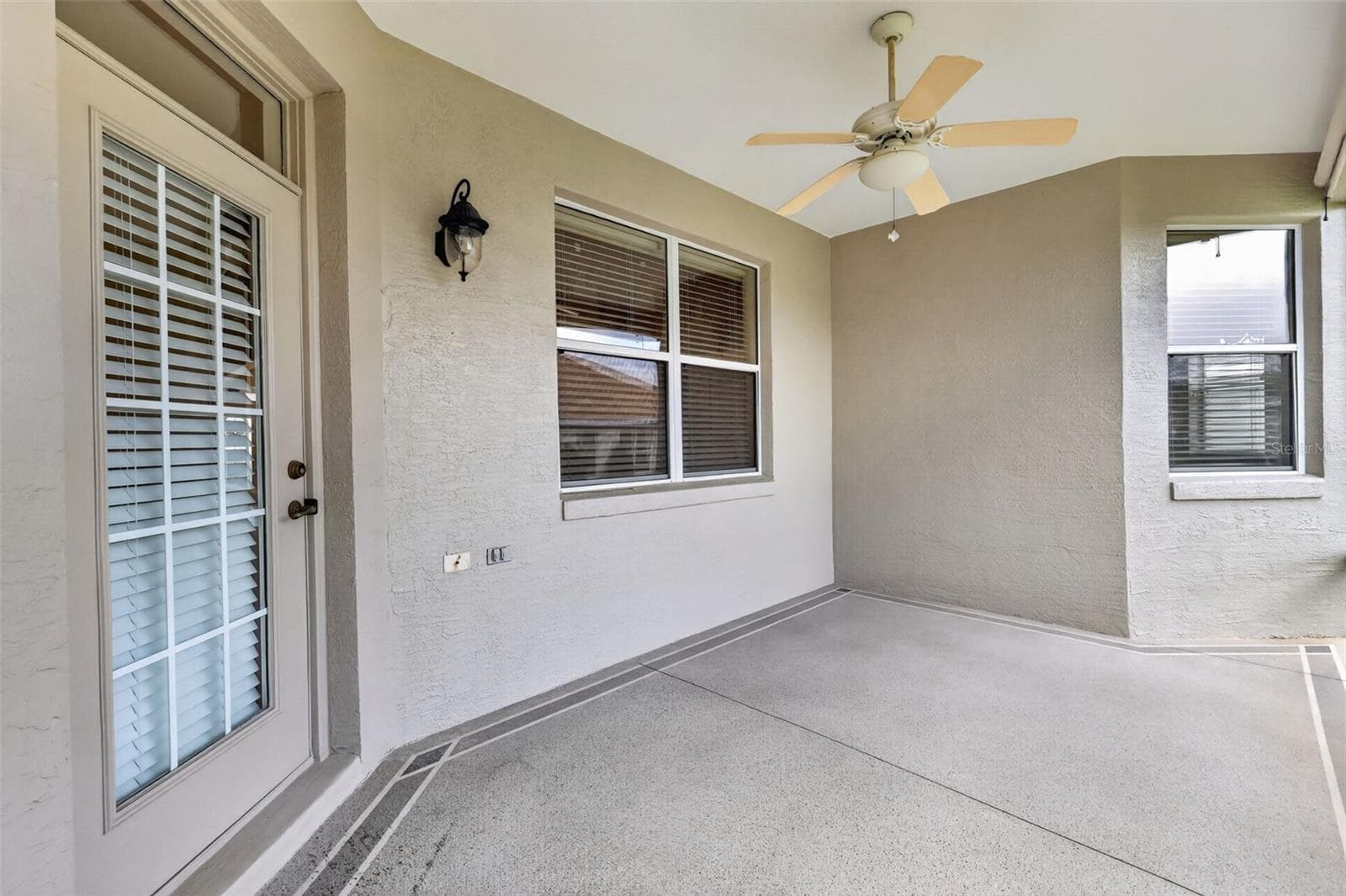 Lovely screened in lanai to enjoy the Florida weather. - 2693 IRIS WAY, THE VILLAGES