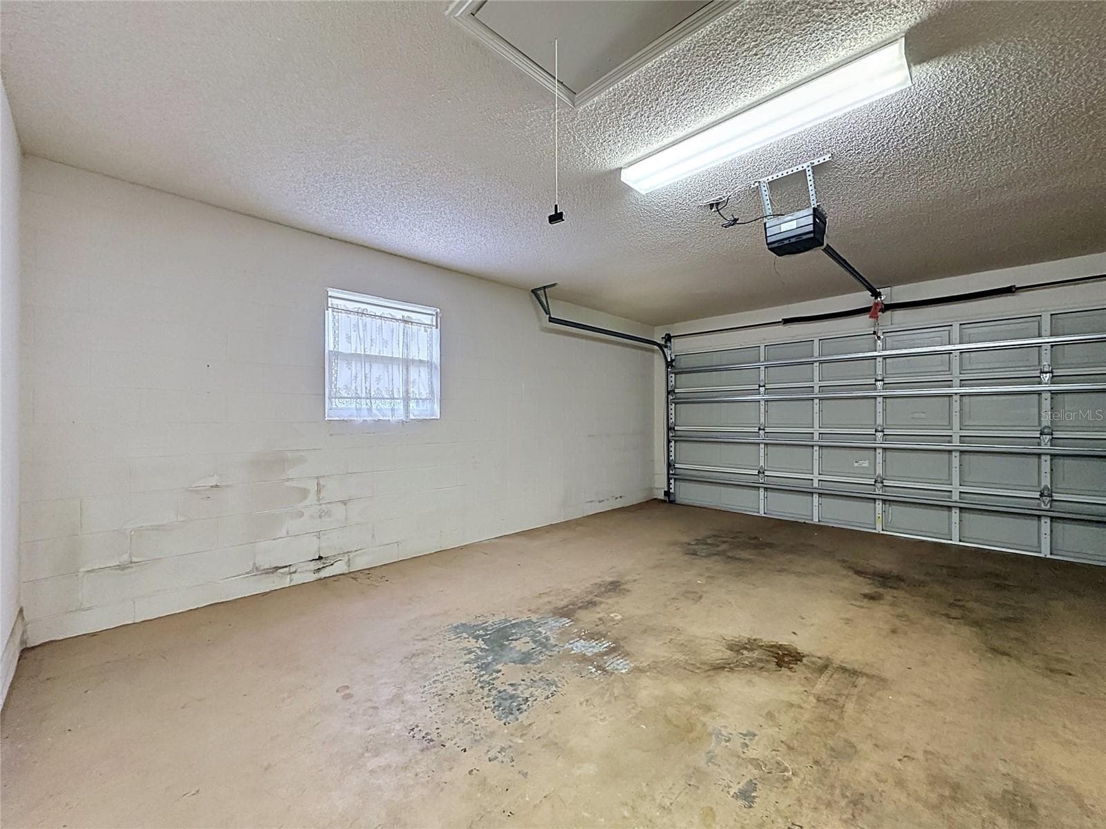 2 car garage - 3622 WESTERHAM DR, CLERMONT