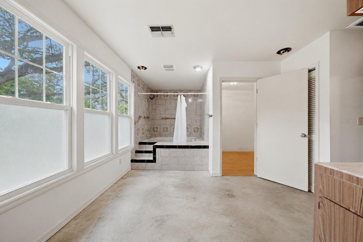 Bathroom***Virtual Staging with Concrete - 3123 W OAKLYN AVE, TAMPA