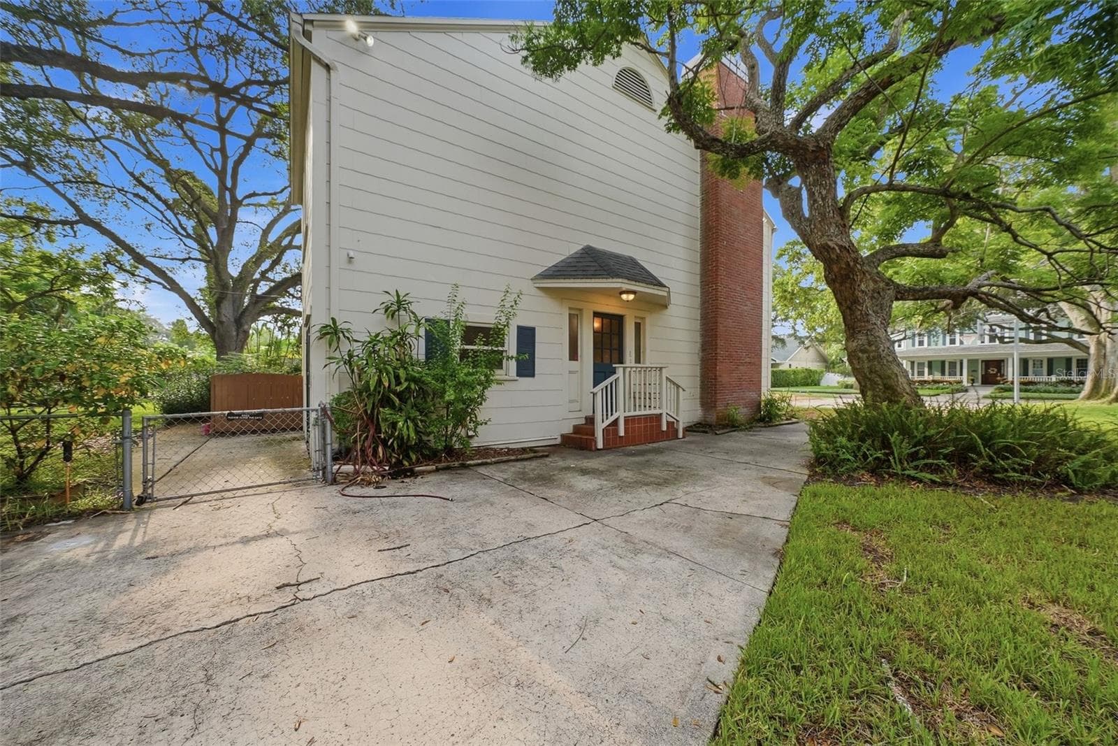 Back side entrance into the living area - 3123 W OAKLYN AVE, TAMPA