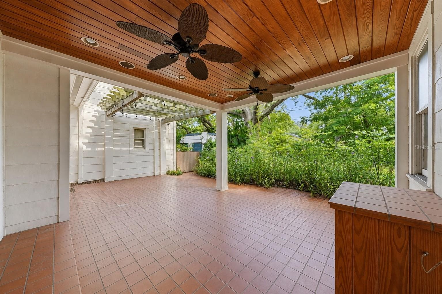 Single Family Residence at 3123 W OAKLYN AVE, TAMPA, photo 29 of 34