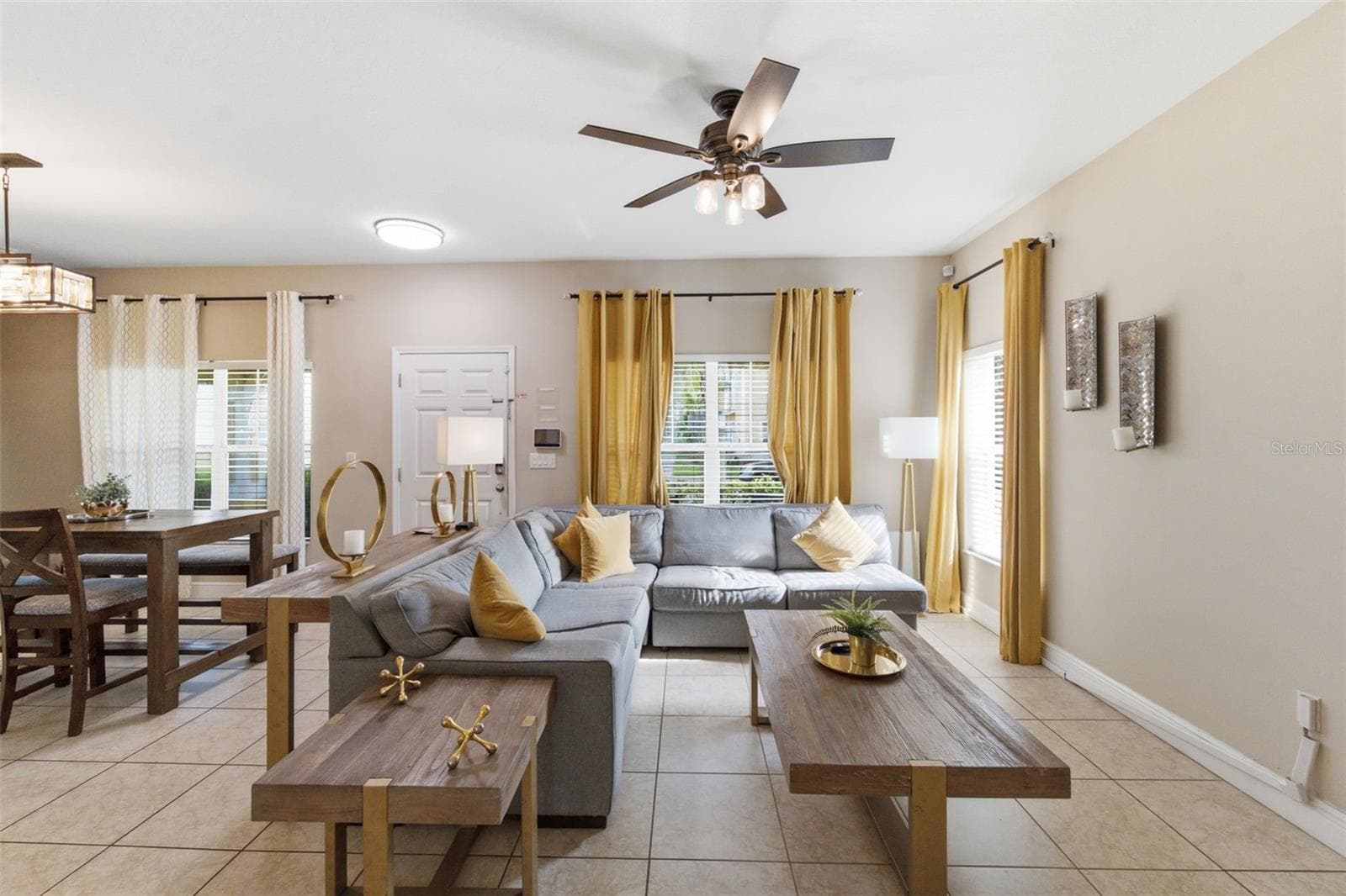 Welcome Inside your New Living Room - 205 E KIRBY ST, TAMPA