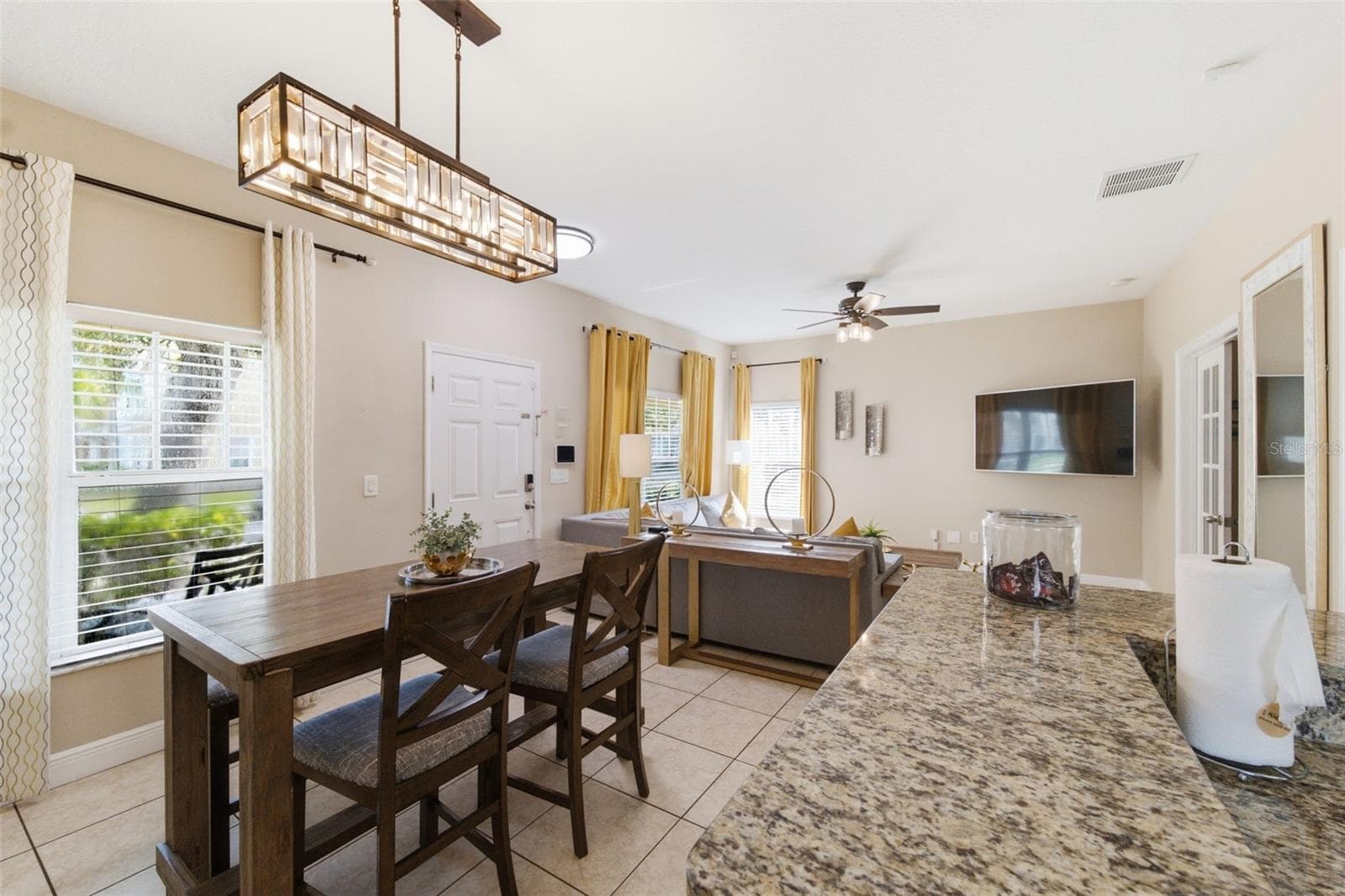 Single Family Residence at 205 E KIRBY ST, TAMPA, photo 8 of 37