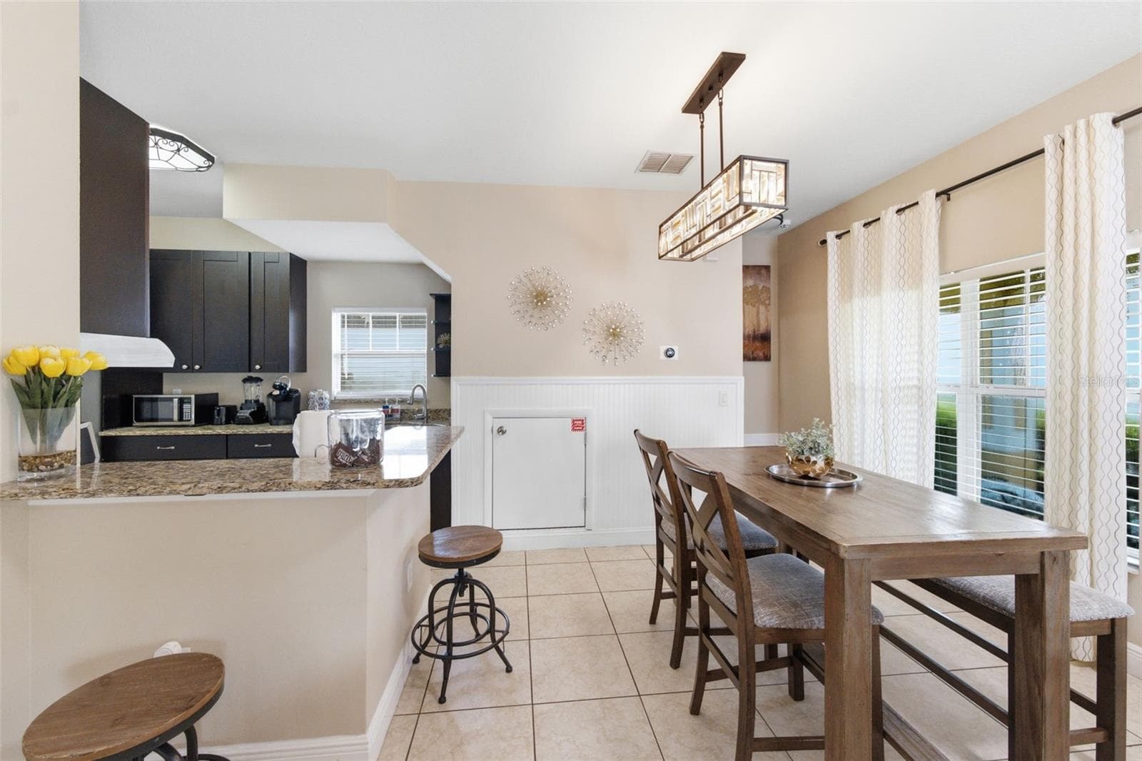 Single Family Residence at 205 E KIRBY ST, TAMPA, photo 10 of 37