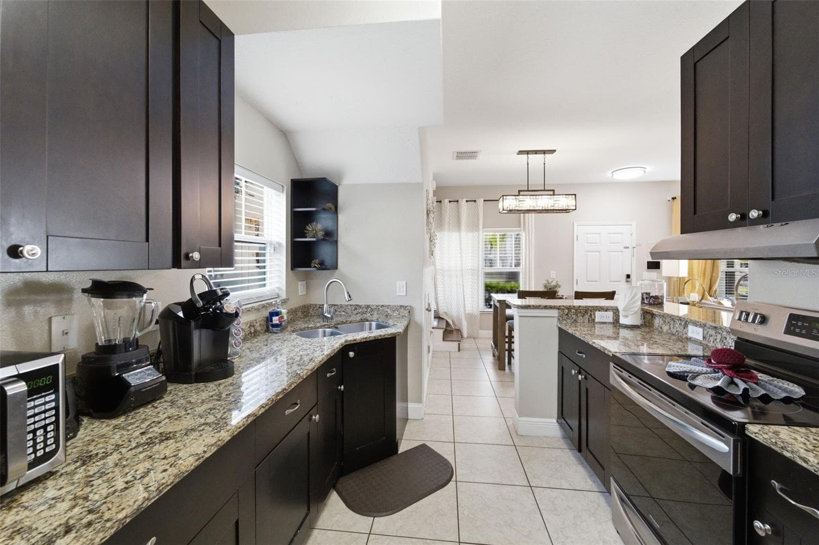 Frigidaire Refrigerator and Range - 205 E KIRBY ST, TAMPA