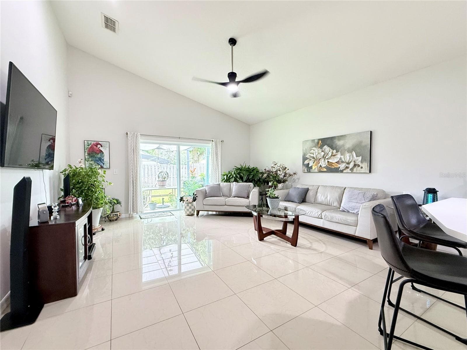 Living Room - 142 BRIGHTVIEW DR, LAKE MARY
