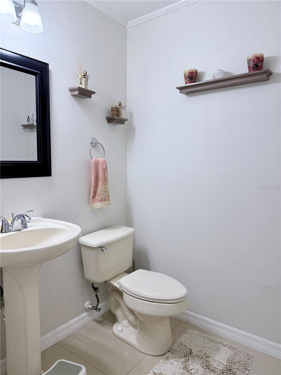 Guess restroom - 142 BRIGHTVIEW DR, LAKE MARY