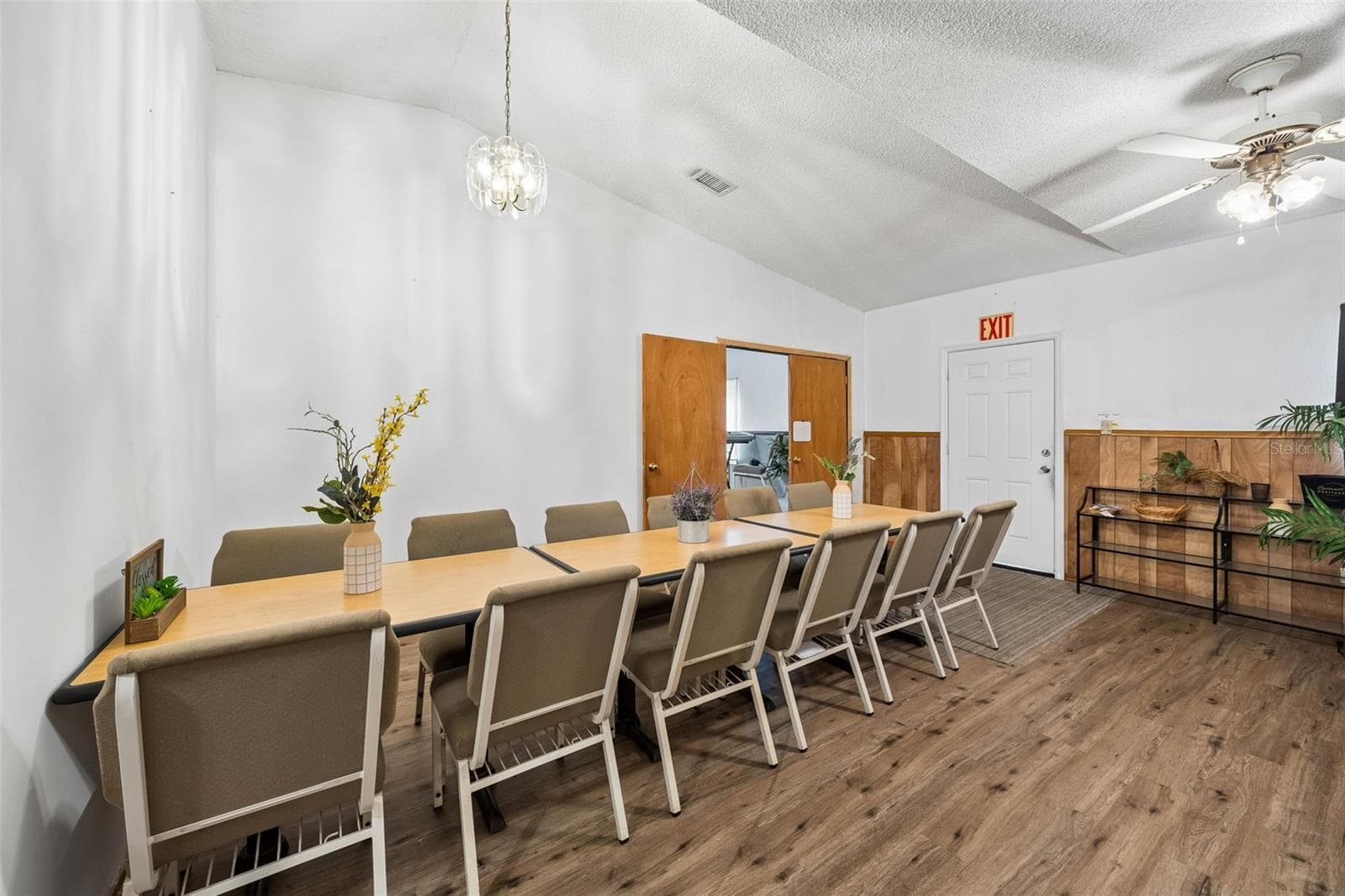 Or Dining Area - 101 SESAME ST, PALATKA