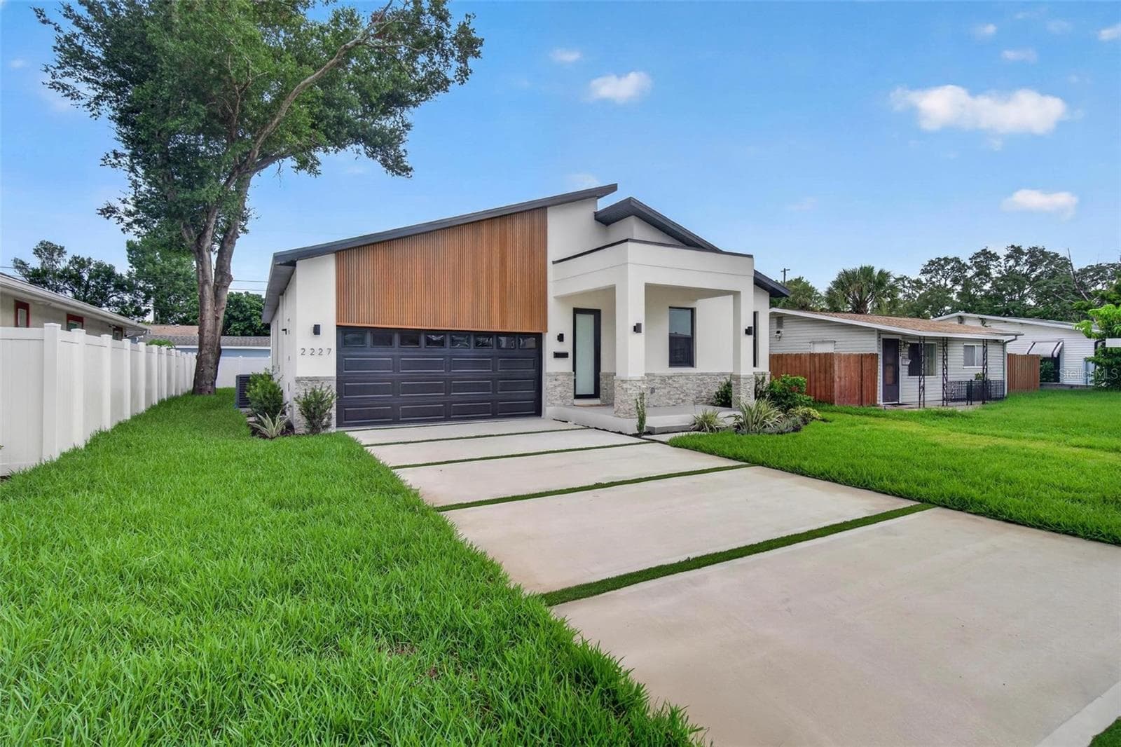 Rare Front Loading Garage - 2227 32ND AVE N, ST PETERSBURG