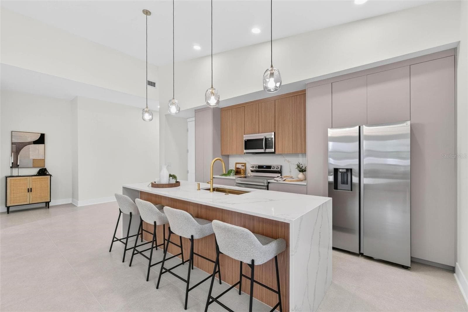 Designer Kitchen - 2227 32ND AVE N, ST PETERSBURG