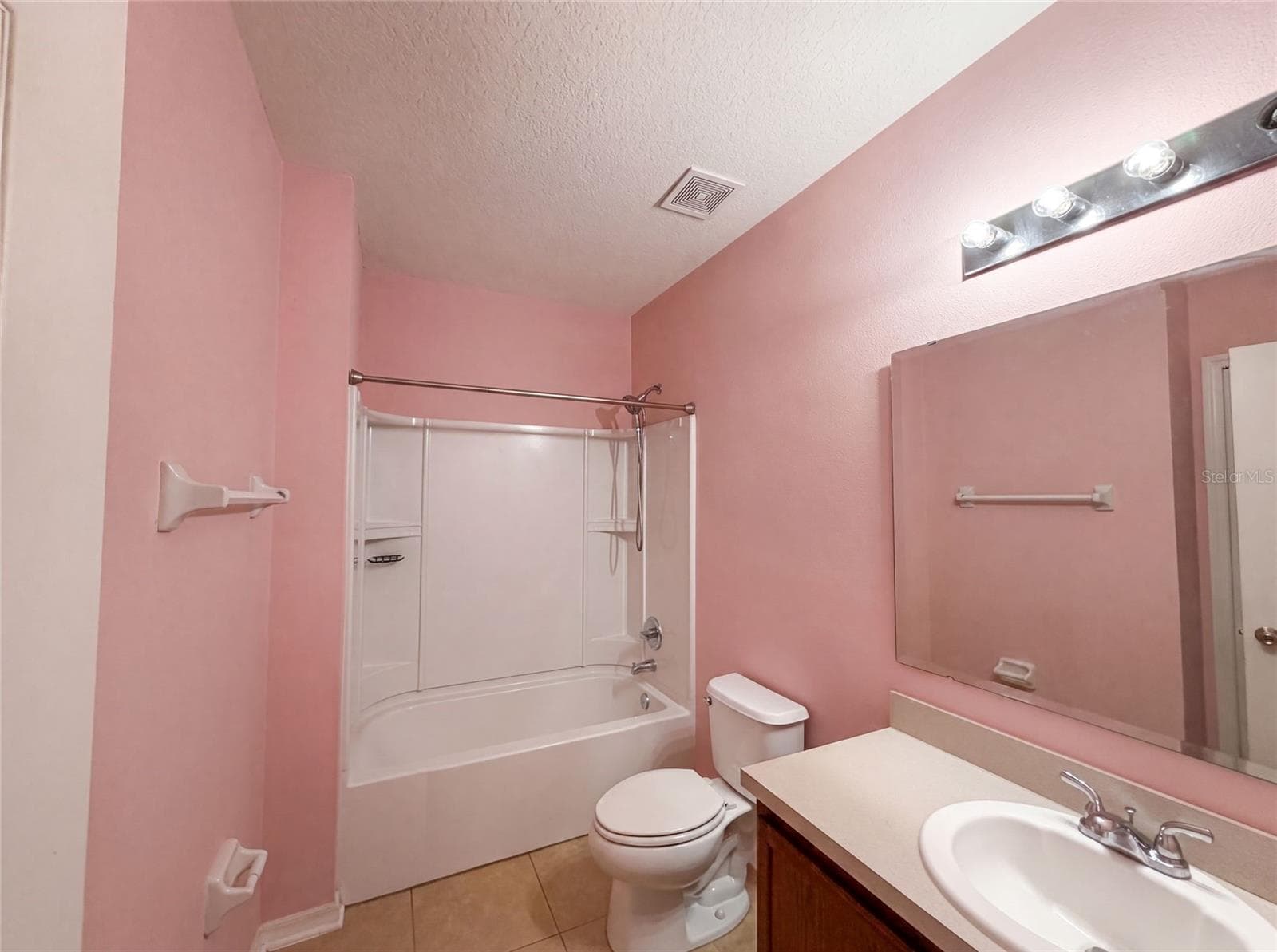 Single Family Residence at 12902 SCOUT CT, GRAND ISLAND, photo 9 of 23
