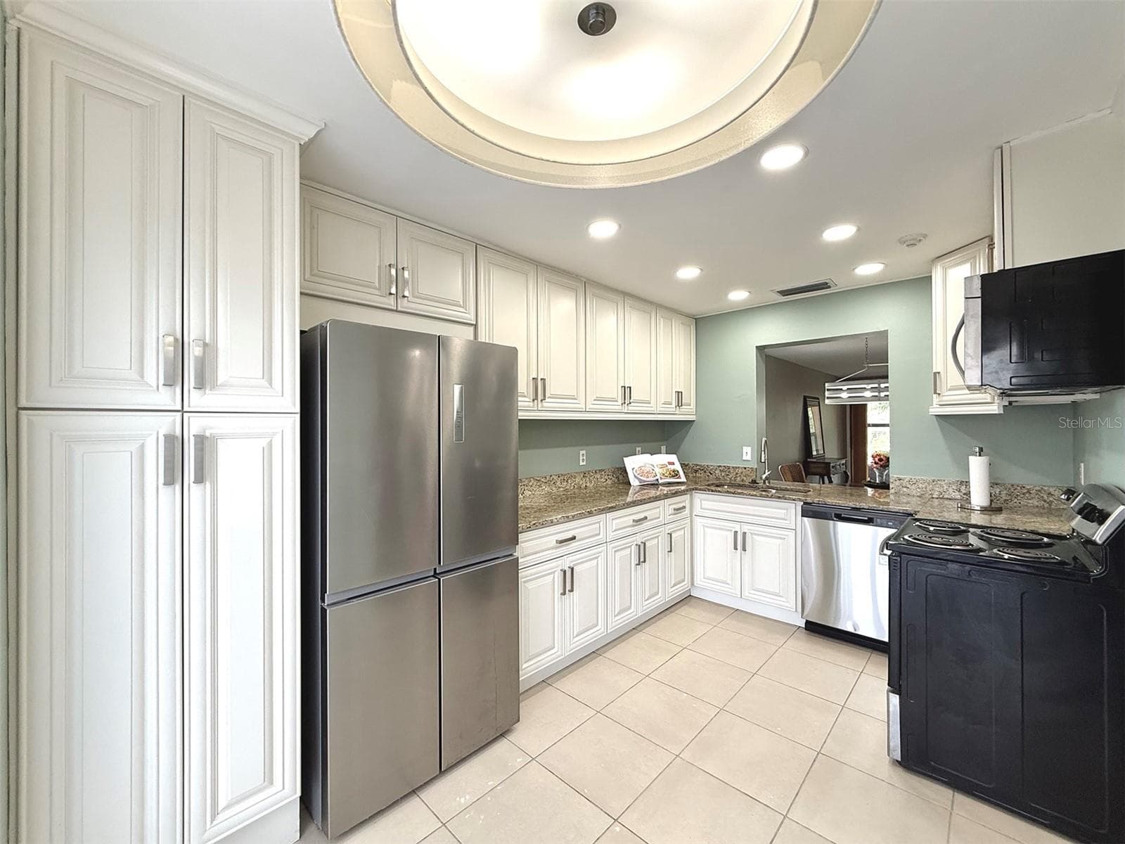 Kitchen - 942 N BENEVA RD #V28, SARASOTA