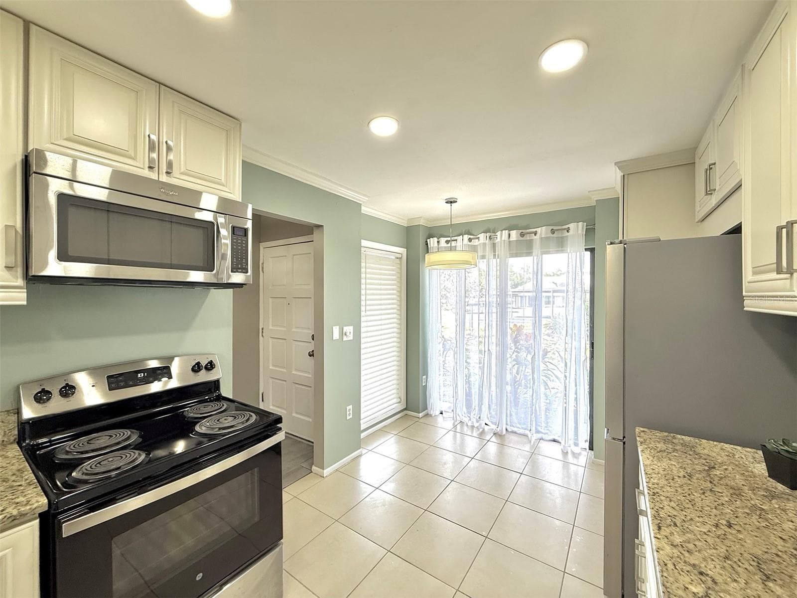 Kitchen - 942 N BENEVA RD #V28, SARASOTA