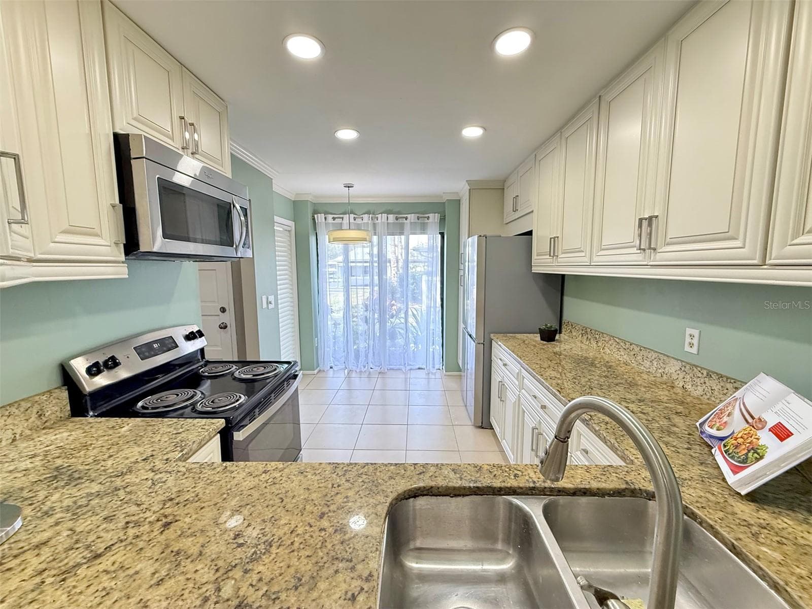 Kitchen - 942 N BENEVA RD #V28, SARASOTA