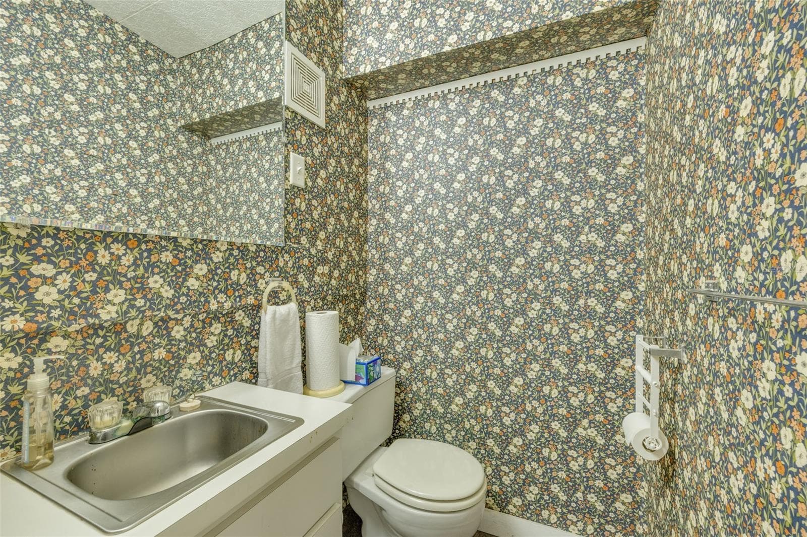 Mixed Use at 2865 E BAY DR, LARGO, photo 17 of 48