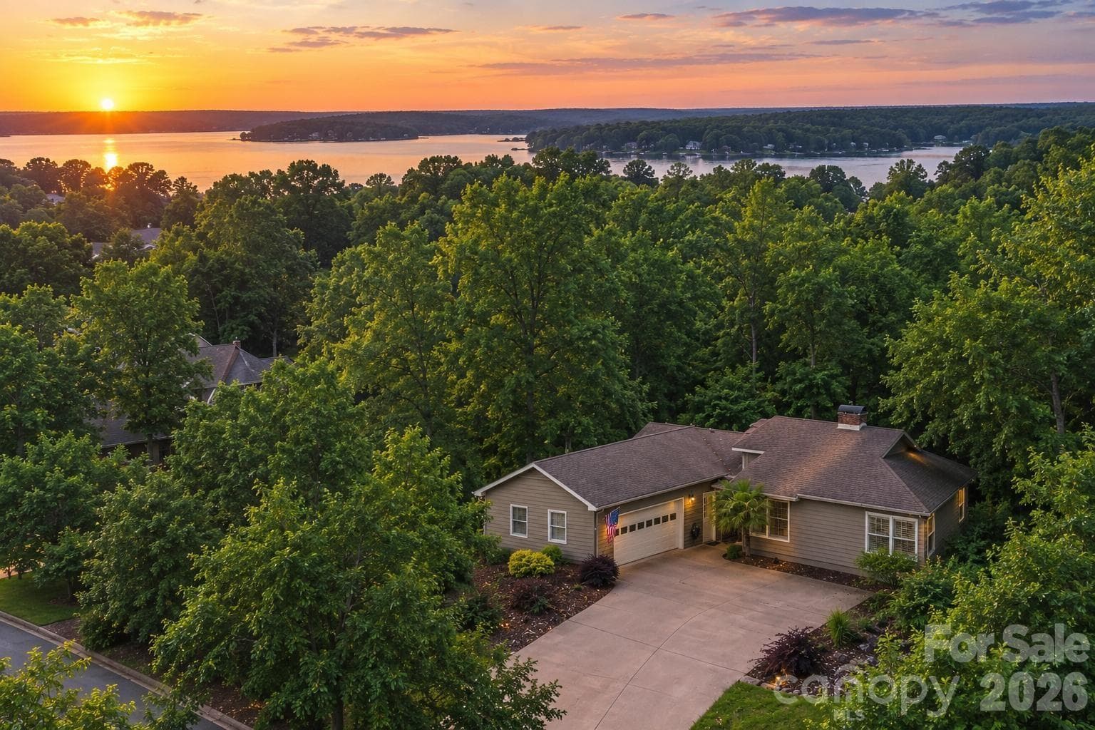 Peaceful lake living - 18 Shipmaster Court, Lake Wylie